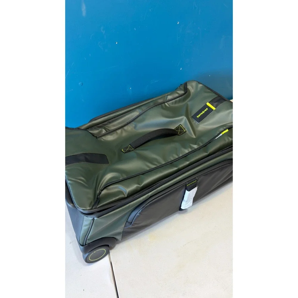 Samsonite Paradiver Light 67/24 Wheeled Duffle Bag Jungle Green 157003-1466